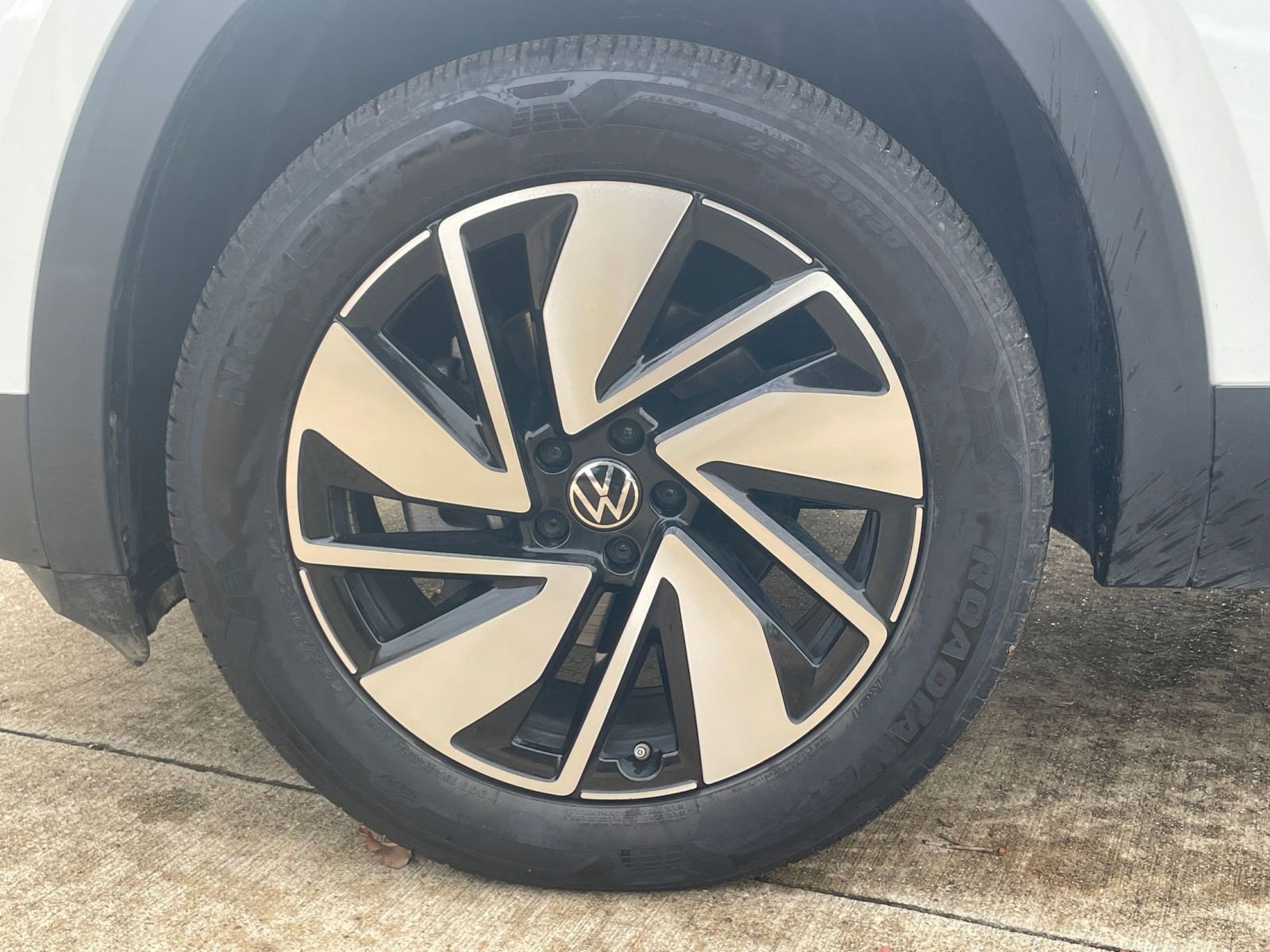 Thumbnail: 2025 Volkswagen Atlas - 32