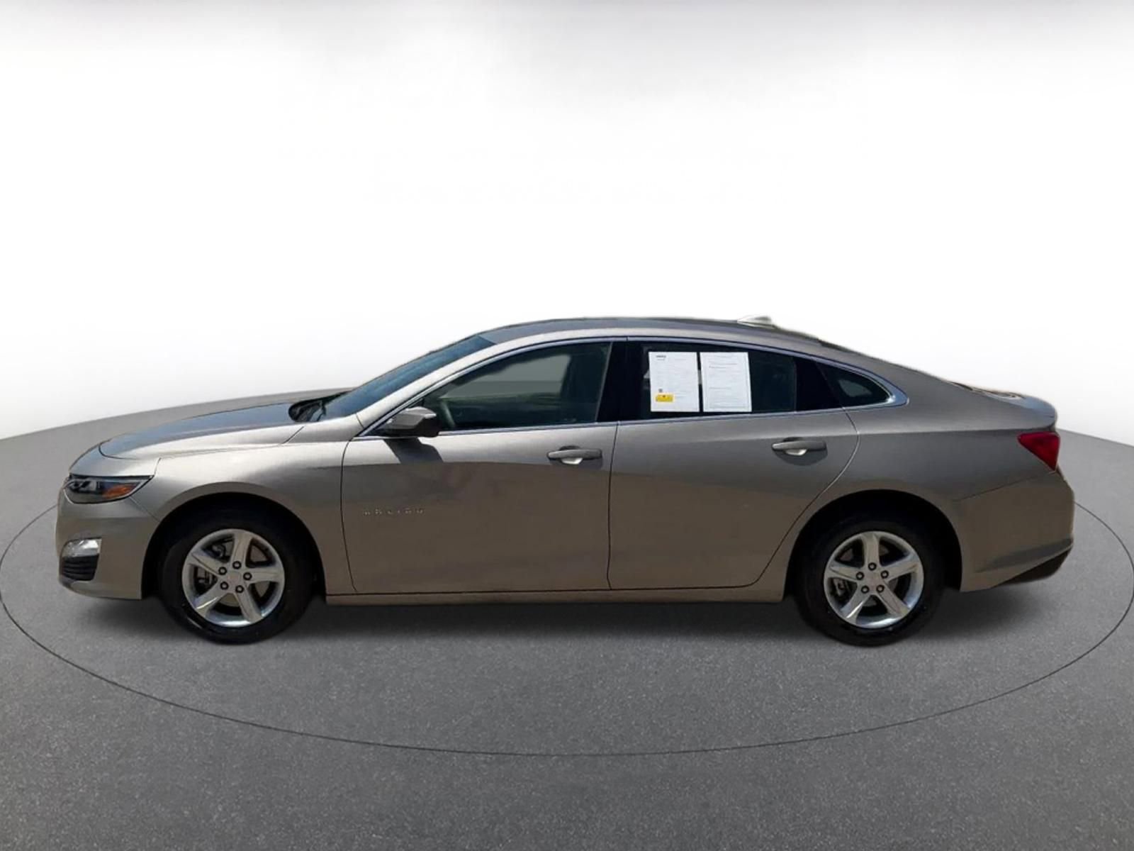 Thumbnail: 2024 Chevrolet Malibu - 9