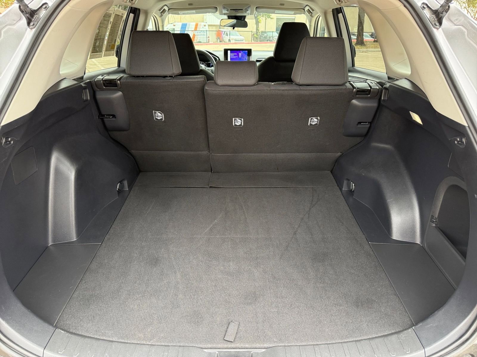 Thumbnail: 2025 Toyota RAV4 - 31