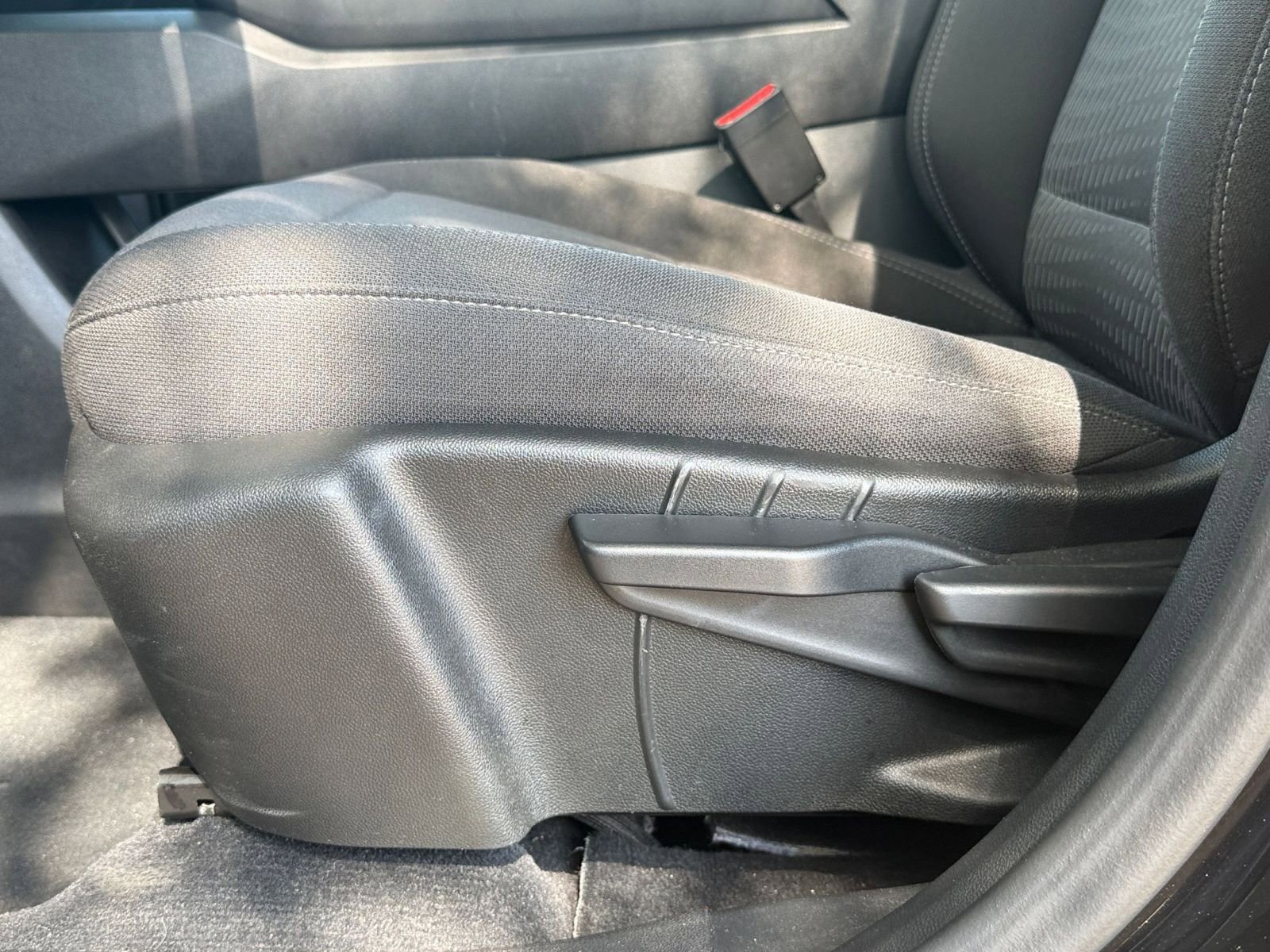 Thumbnail: 2025 Chevrolet Equinox - 23