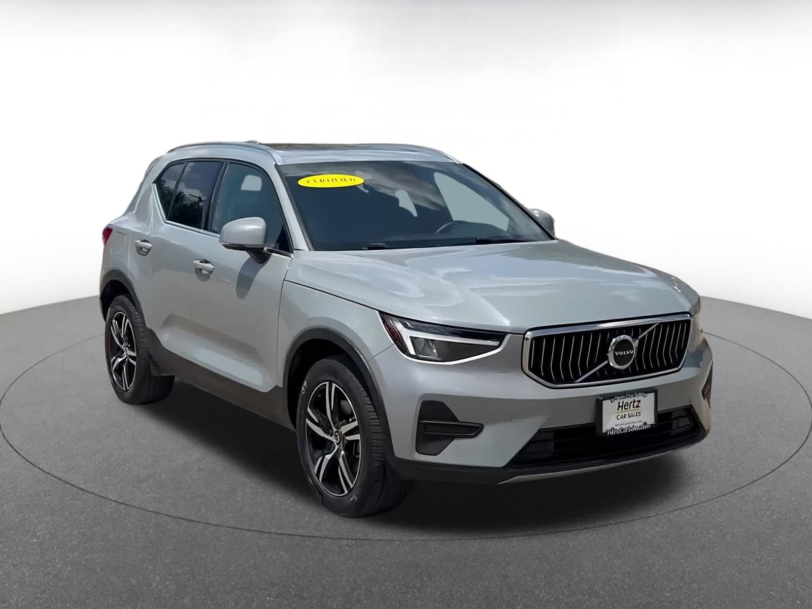 Thumbnail: 2024 Volvo XC40 - 3