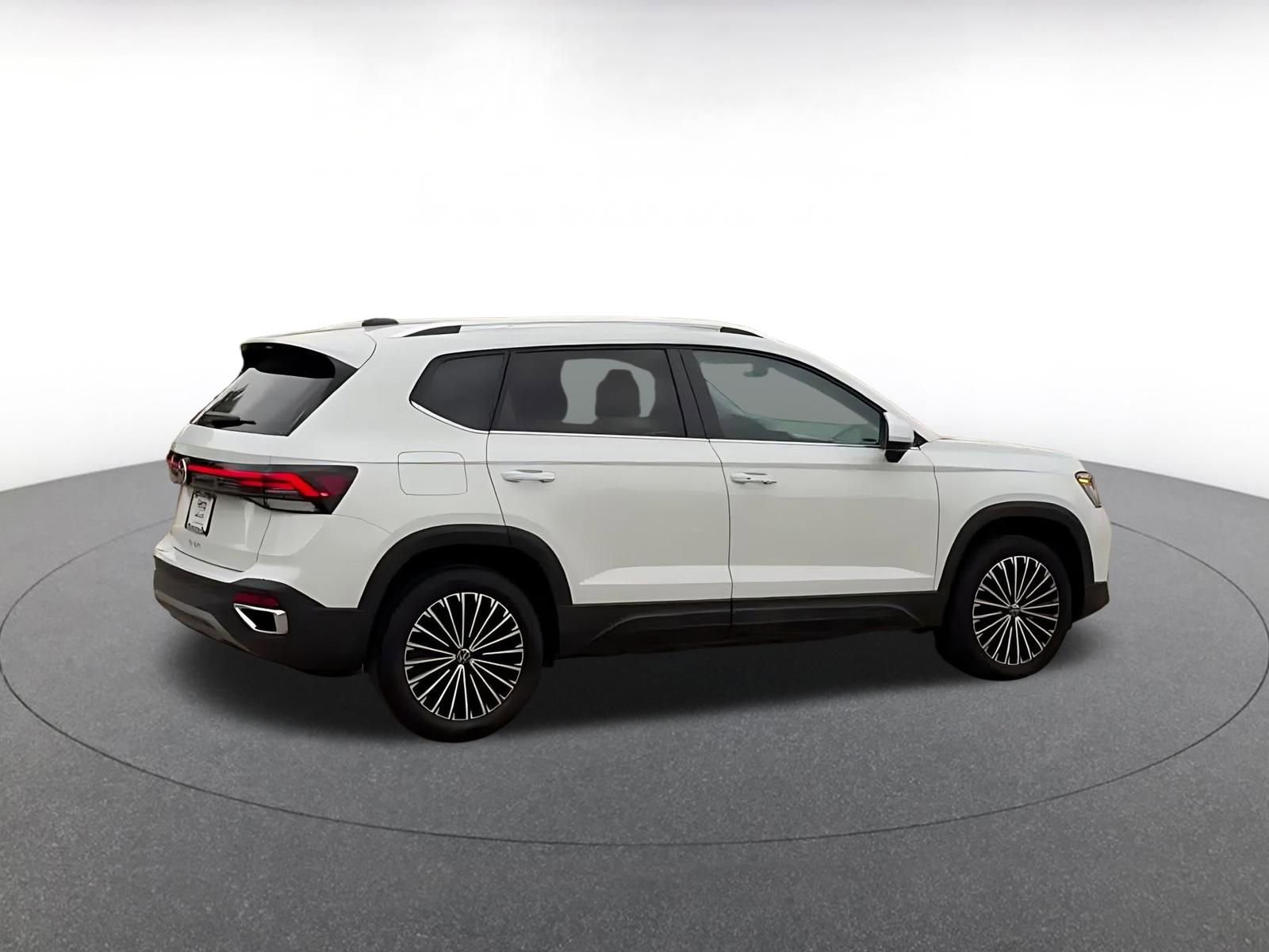 Thumbnail: 2025 Volkswagen Taos - 14