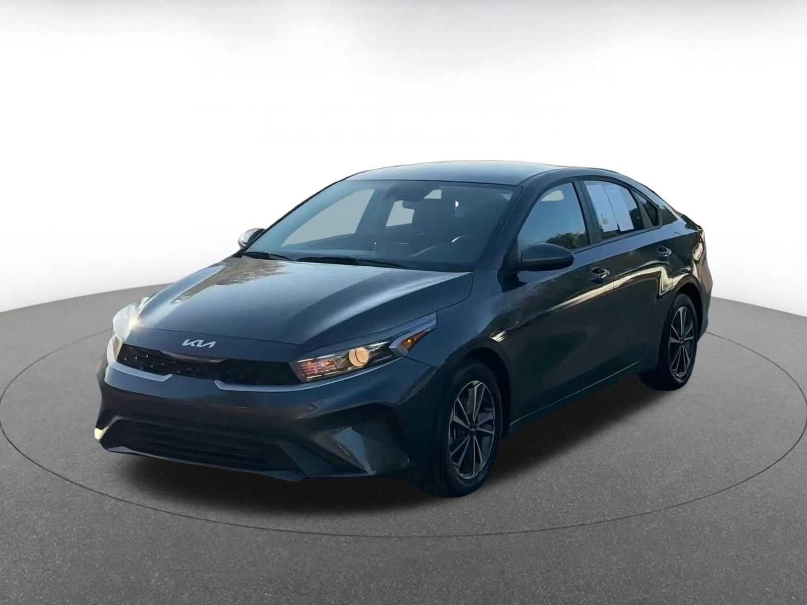 Thumbnail: 2024 Kia Forte - 7