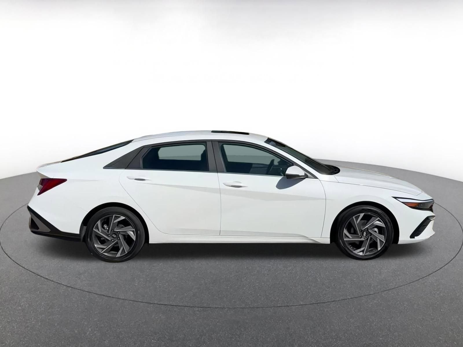 Thumbnail: 2025 Hyundai Elantra - 16