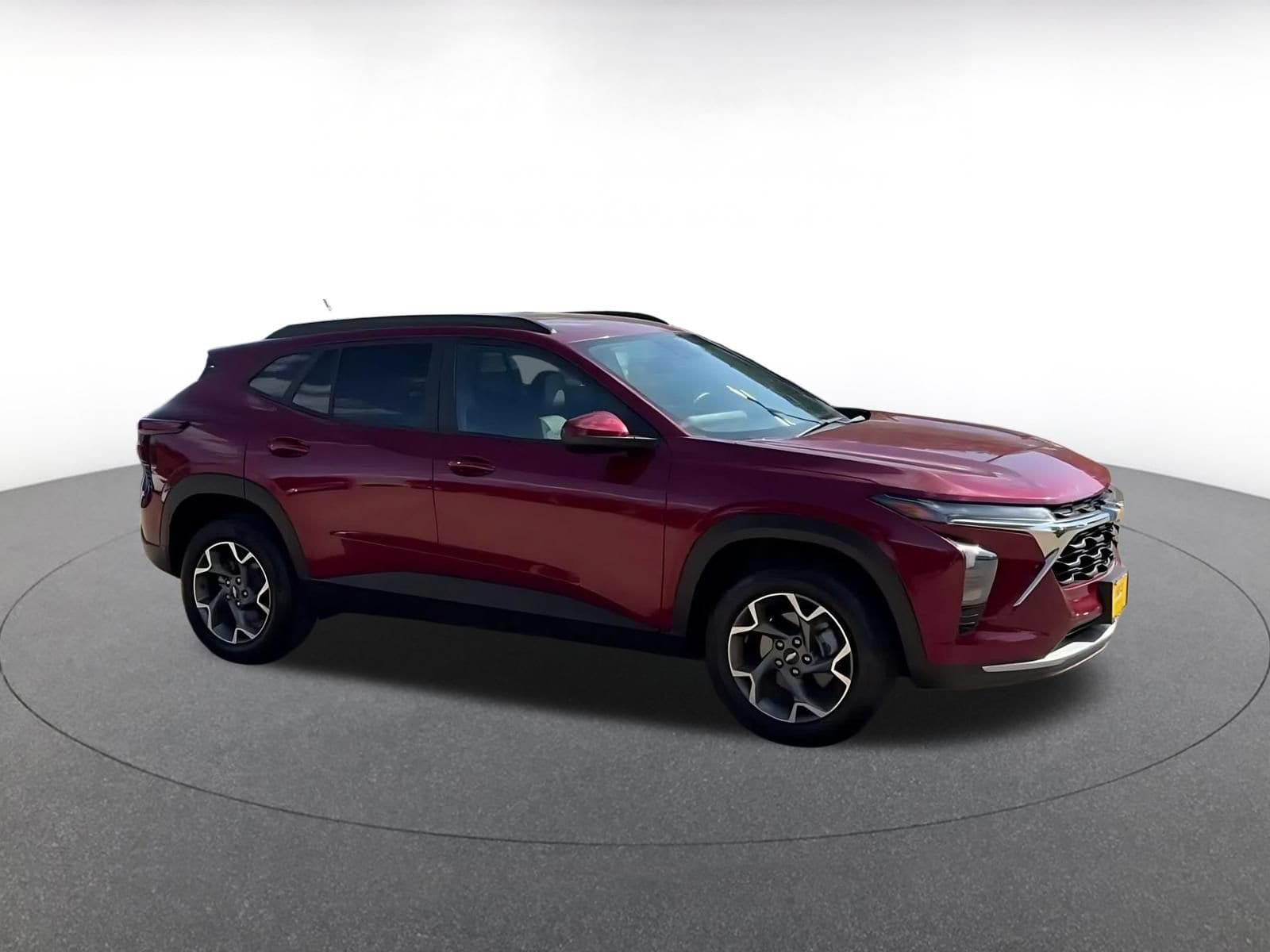 Thumbnail: 2025 Chevrolet Trax - 2