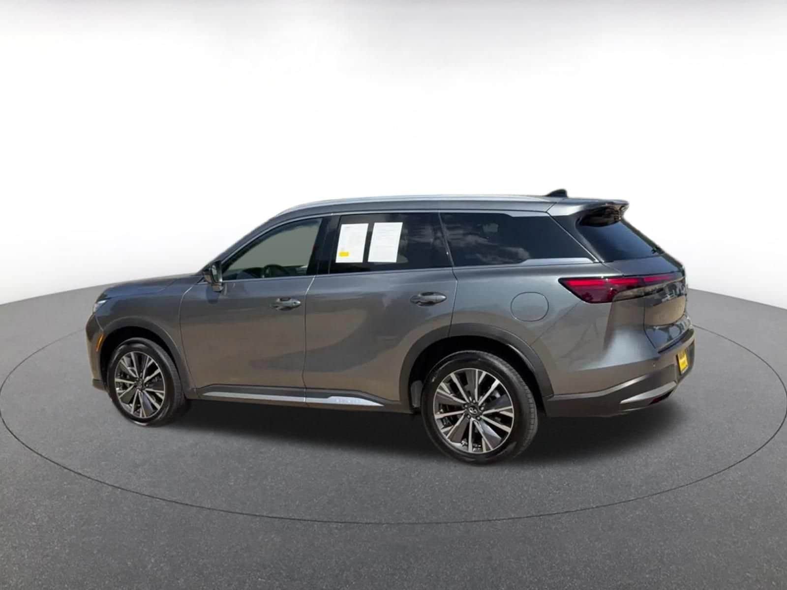 Thumbnail: 2026 INFINITI QX60 - 10