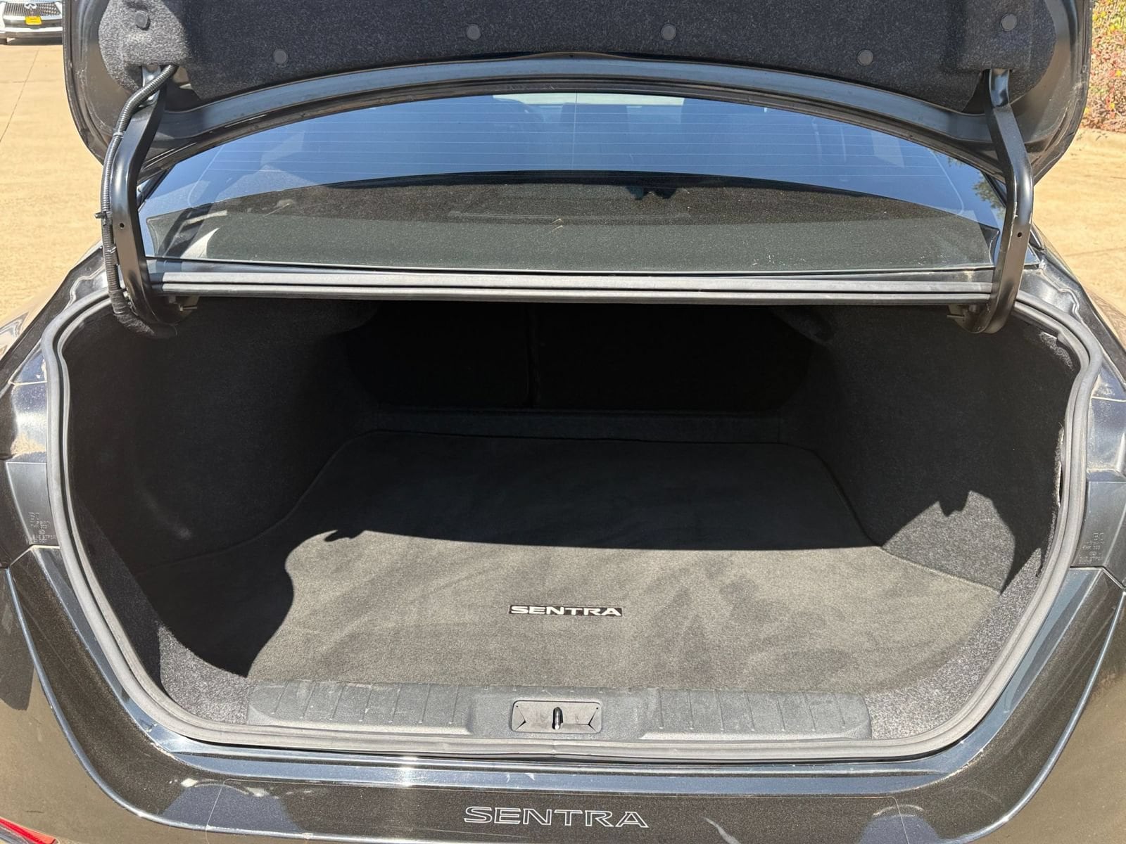 Thumbnail: 2021 Nissan Sentra - 30