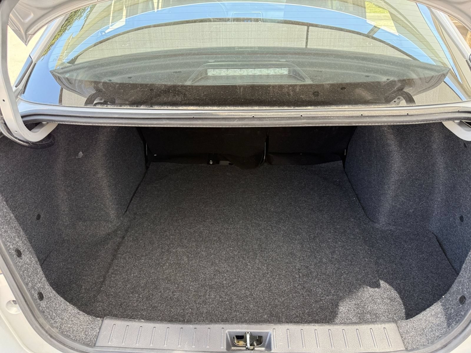 2025 Nissan Versa Sedan SV - Photo 31