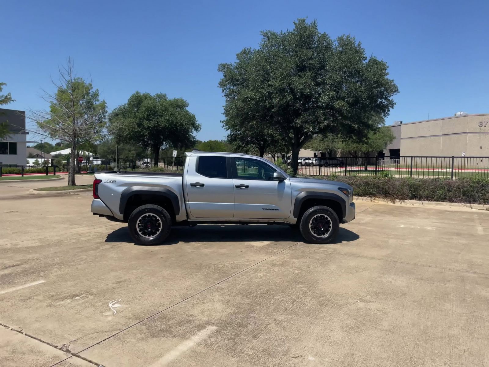 Thumbnail: 2024 Toyota Tacoma - 15