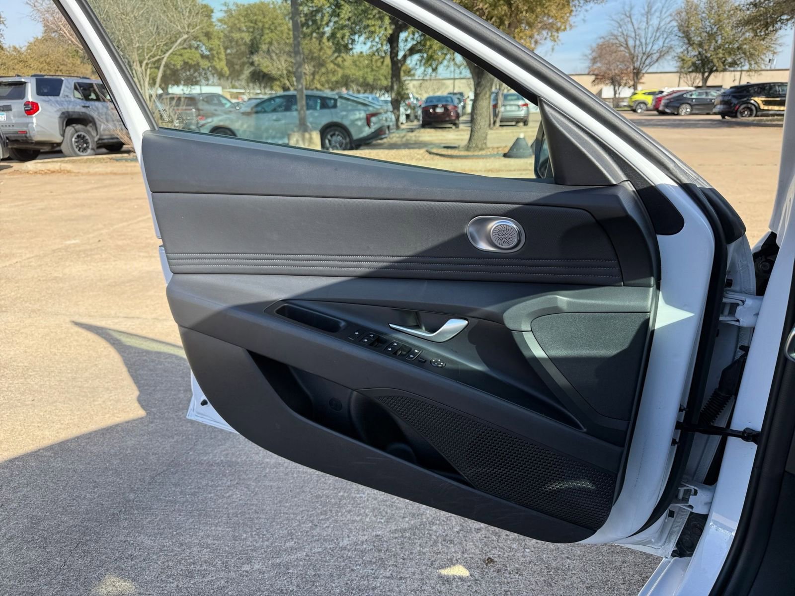 Thumbnail: 2025 Hyundai Elantra - 18