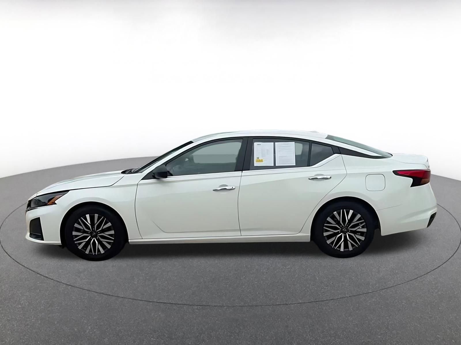 Thumbnail: 2025 Nissan Altima - 10