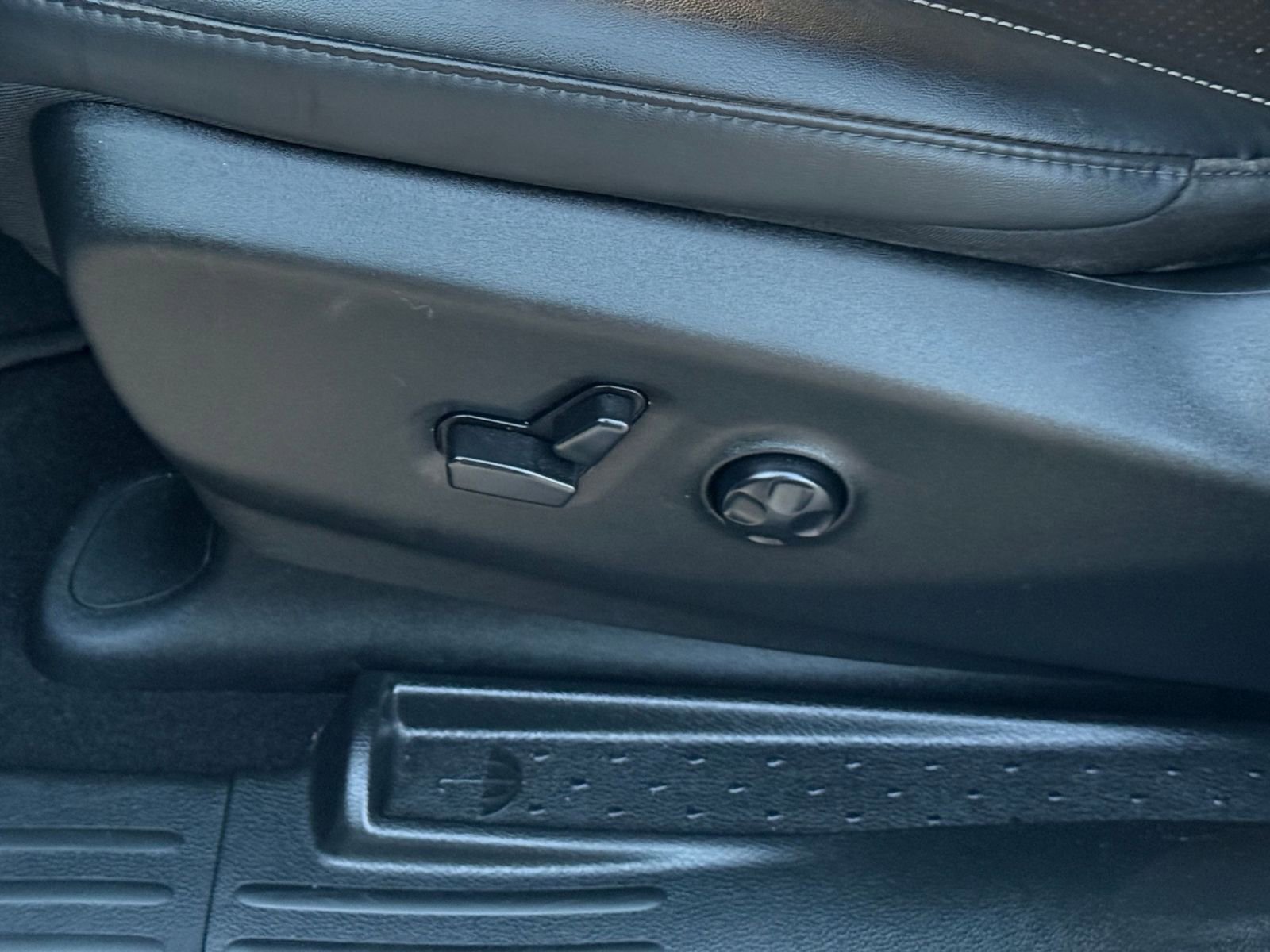 Thumbnail: 2025 Chrysler Pacifica - 25