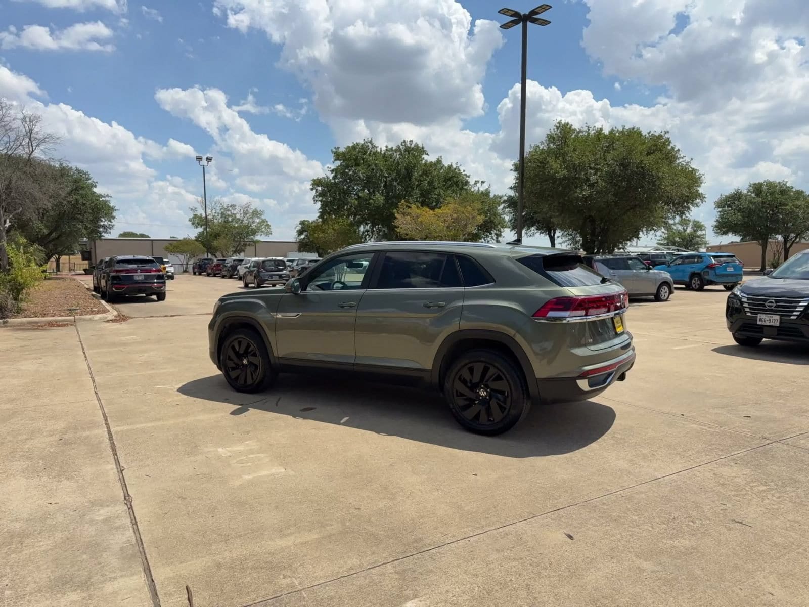 Thumbnail: 2026 Volkswagen Atlas - 8