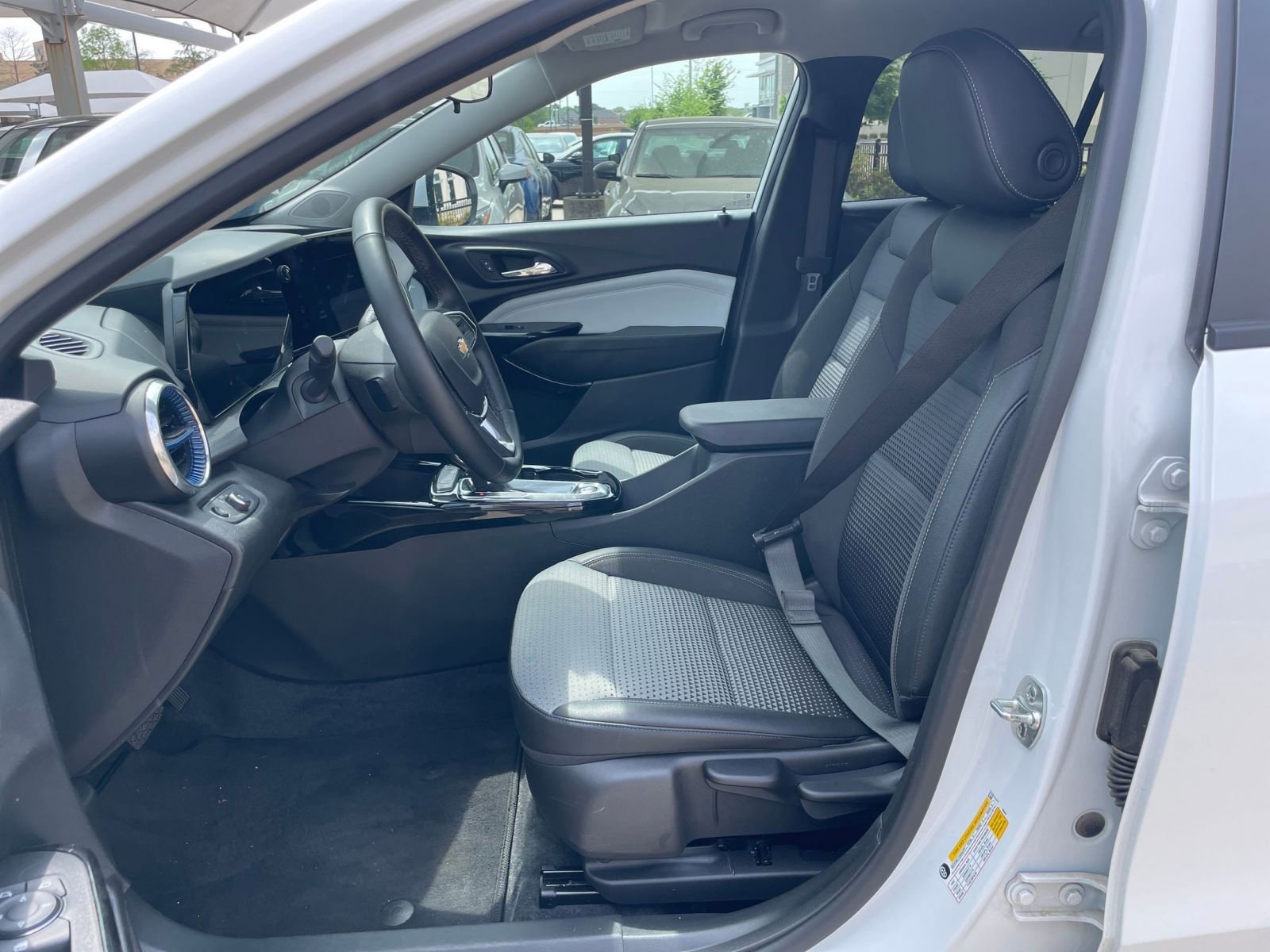 Thumbnail: 2025 Chevrolet Trax - 30