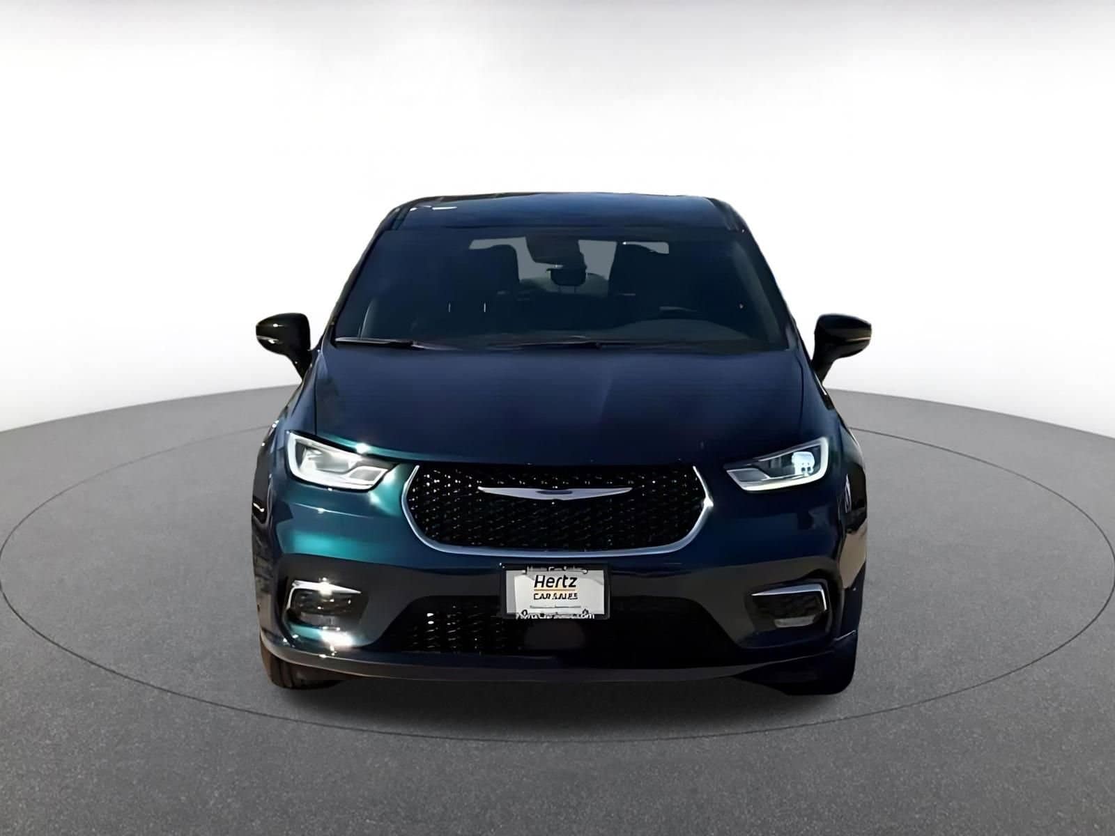 Thumbnail: 2025 Chrysler Pacifica - 4