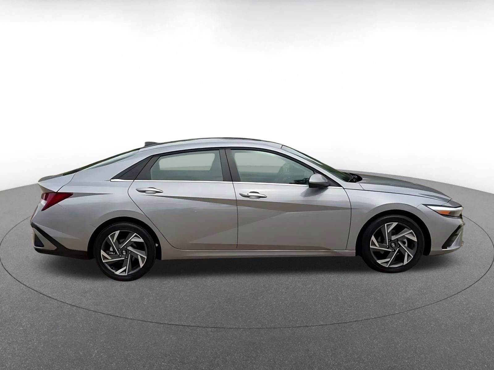 Thumbnail: 2025 Hyundai Elantra - 16