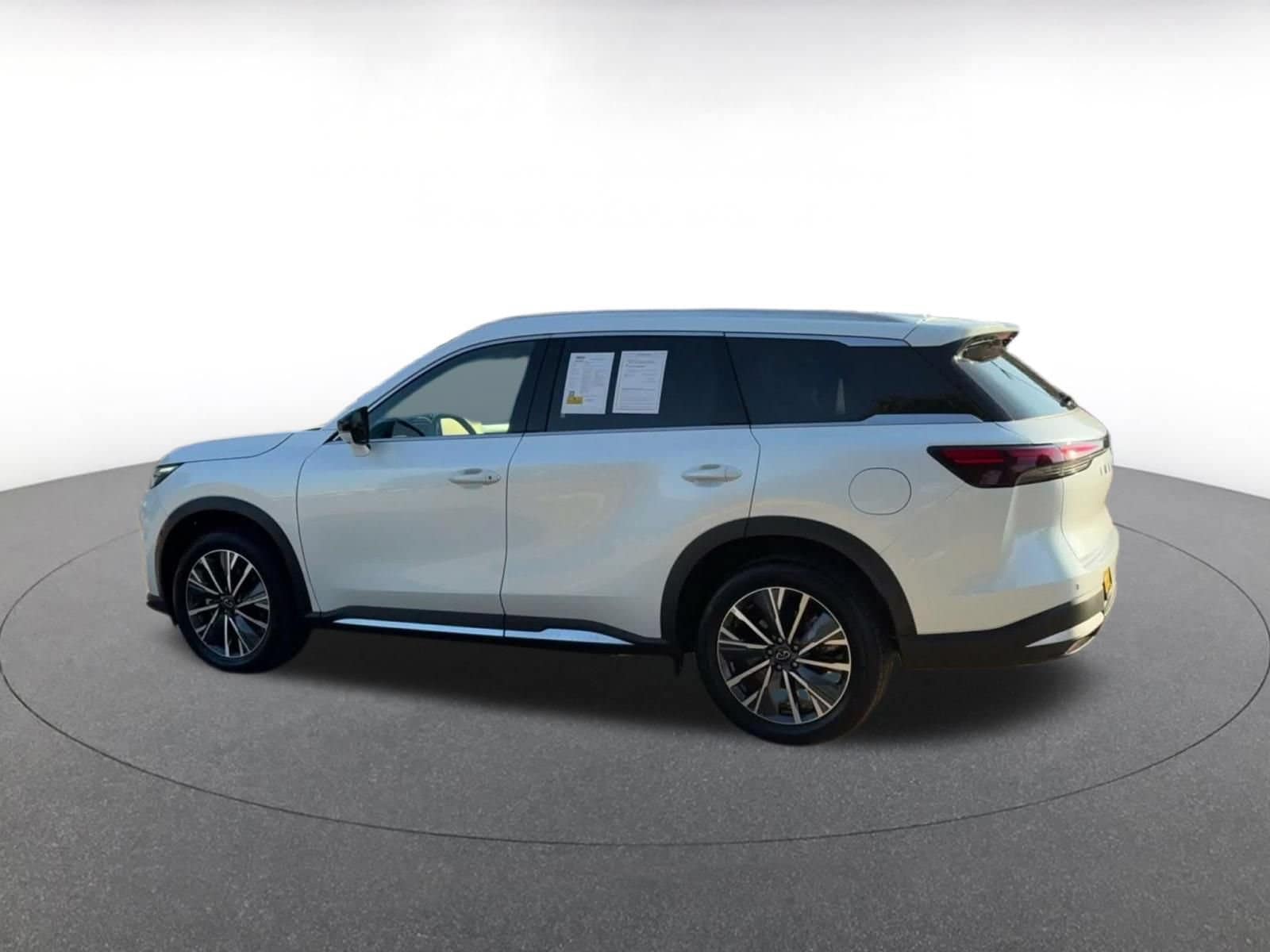 Thumbnail: 2026 INFINITI QX60 - 9