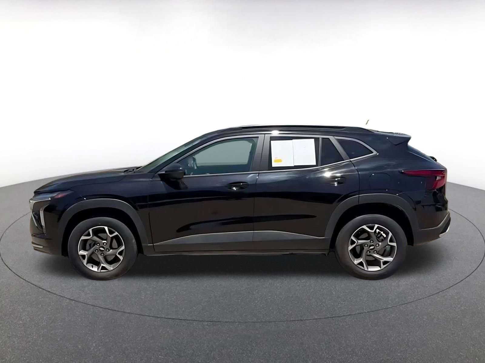 Thumbnail: 2025 Chevrolet Trax - 10