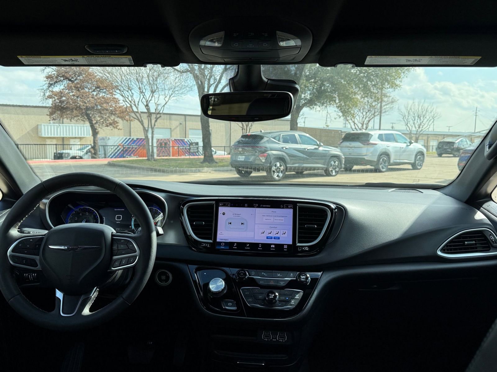 Thumbnail: 2025 Chrysler Pacifica - 35