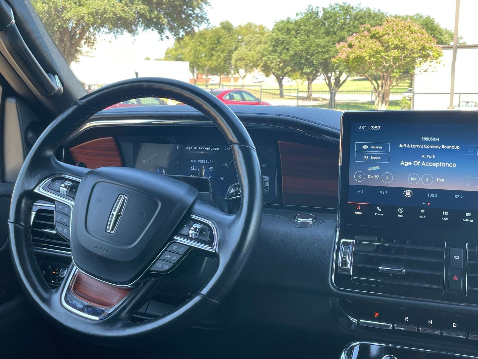 Thumbnail: 2024 Lincoln Navigator - 34