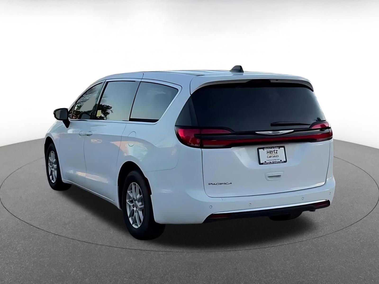 Thumbnail: 2025 Chrysler Pacifica - 11
