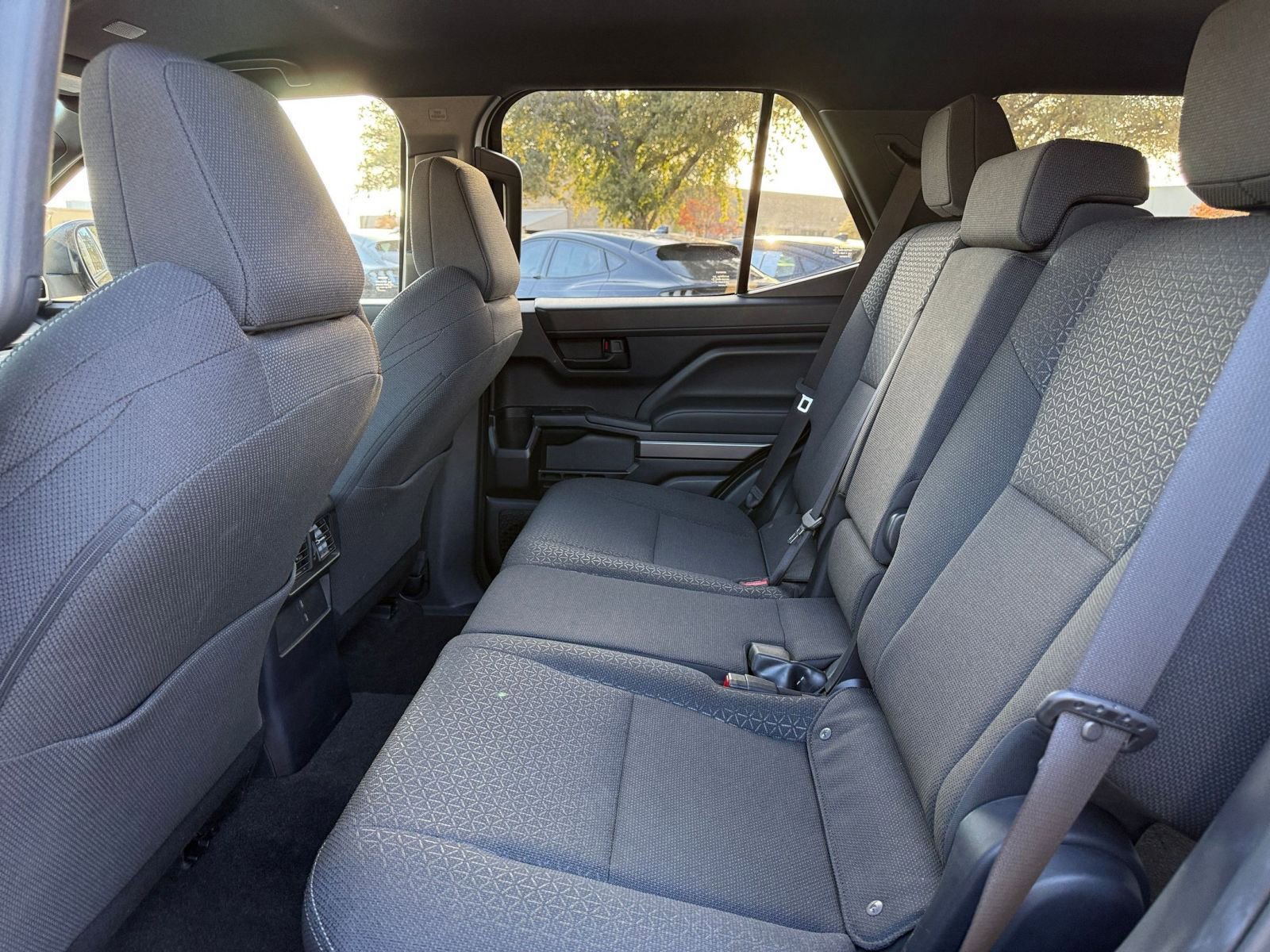 Thumbnail: 2025 Toyota 4Runner - 25