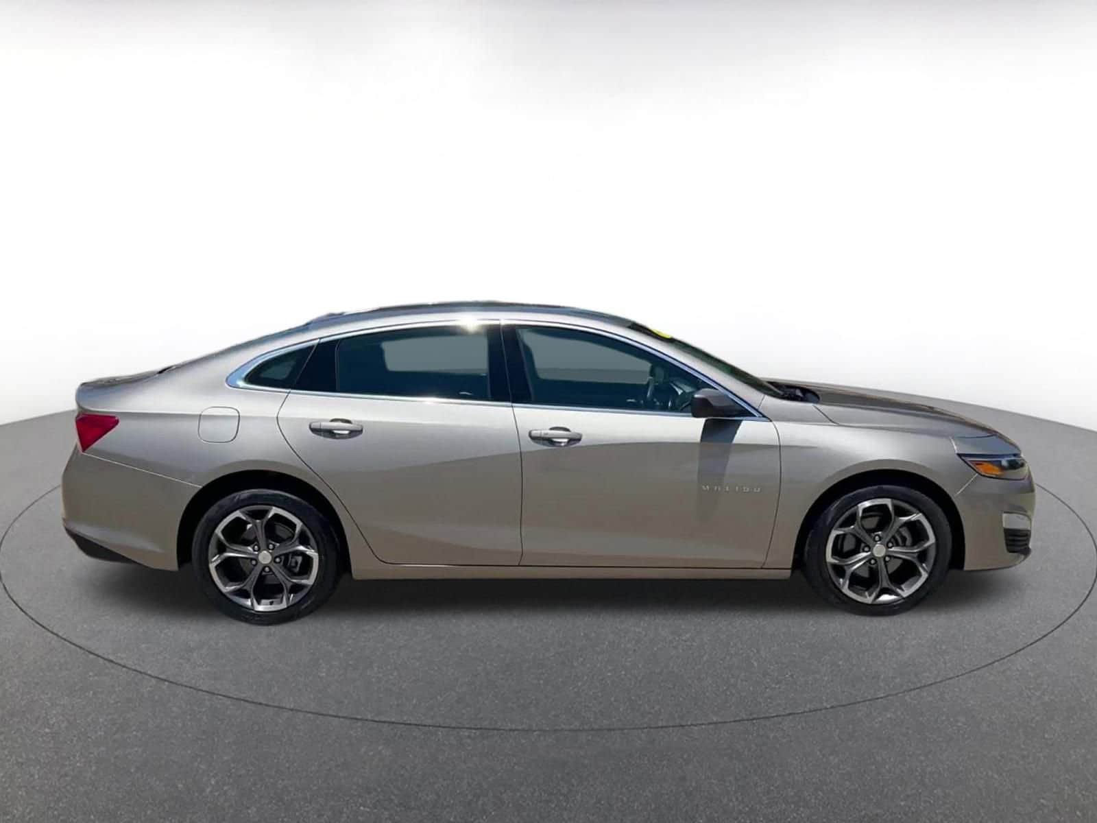 Thumbnail: 2024 Chevrolet Malibu - 16