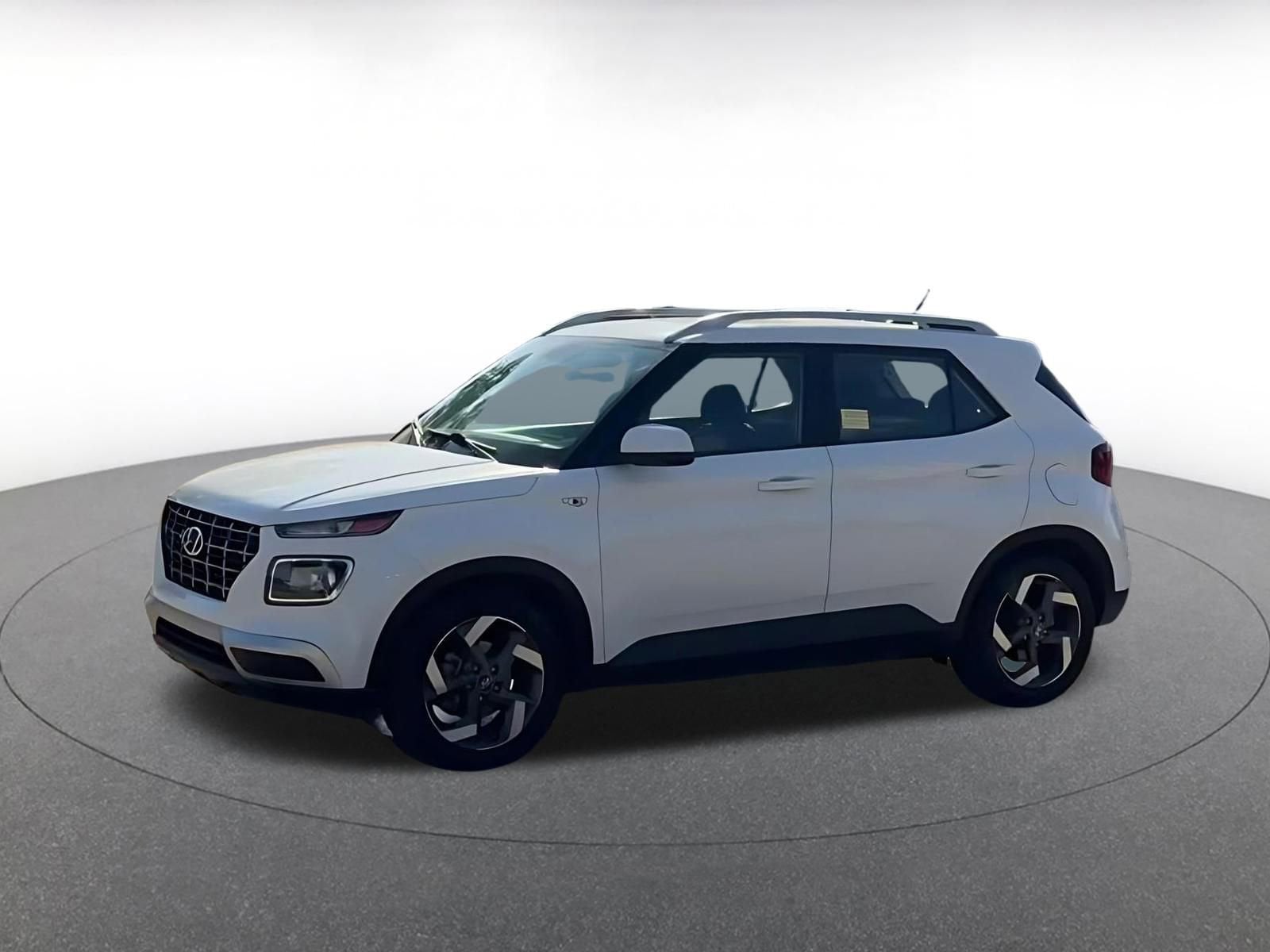 Thumbnail: 2023 Hyundai Venue - 8