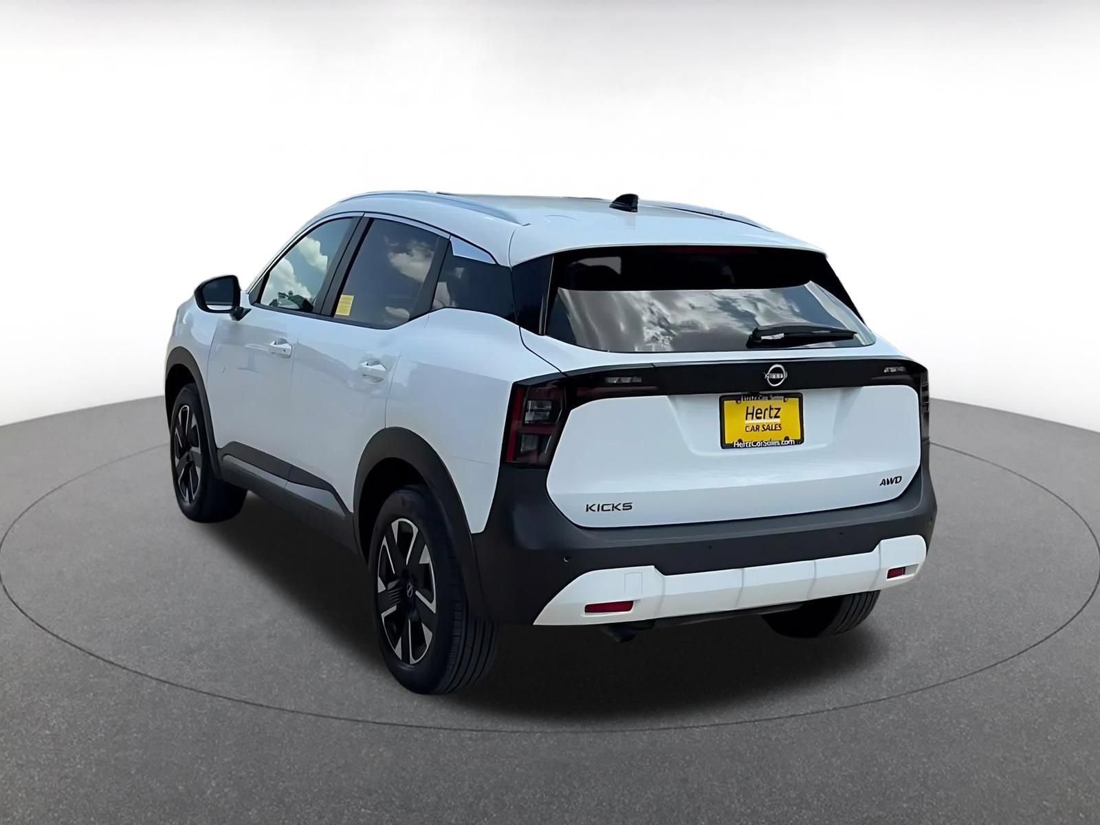 Thumbnail: 2026 Nissan Kicks - 9