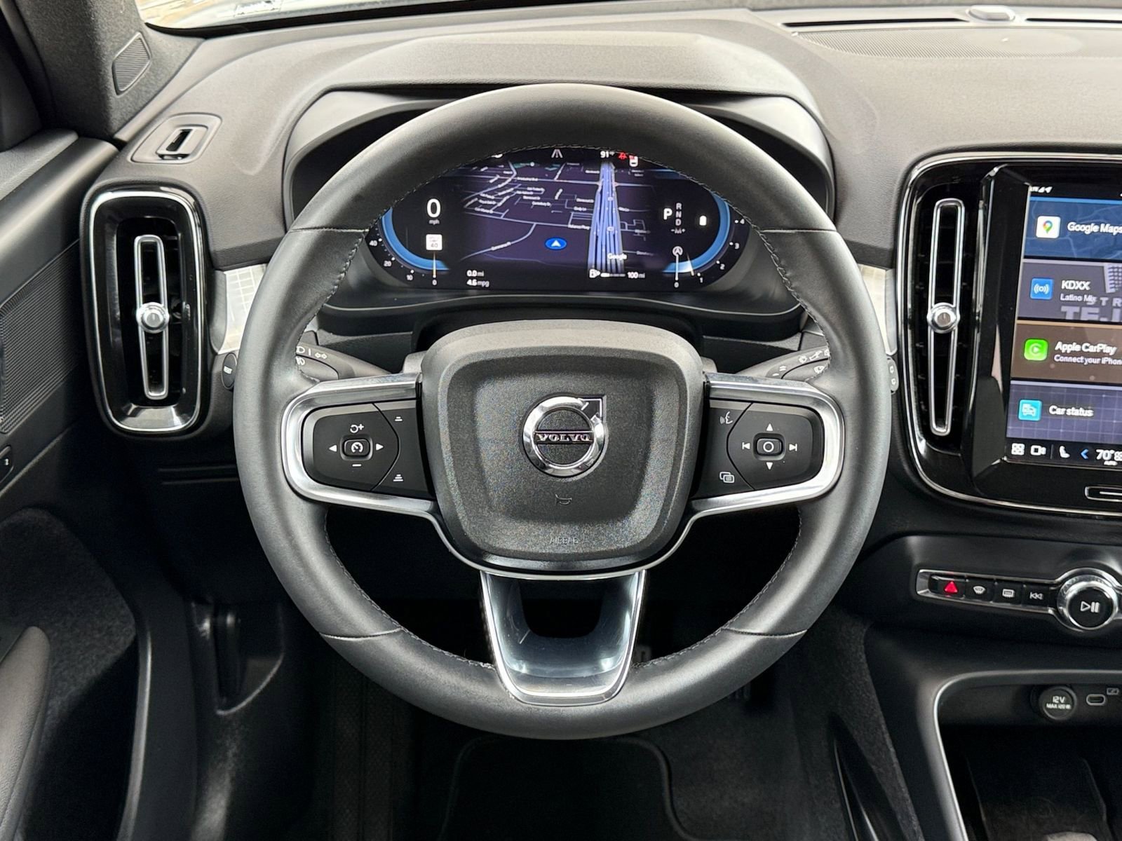 Thumbnail: 2024 Volvo XC40 - 28