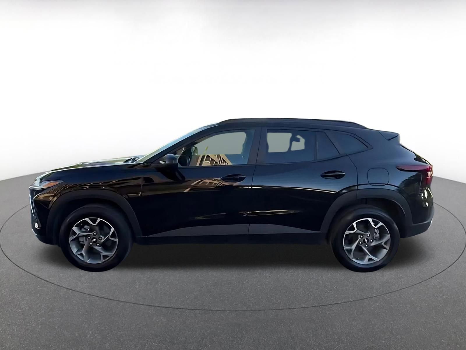 Thumbnail: 2025 Chevrolet Trax - 9