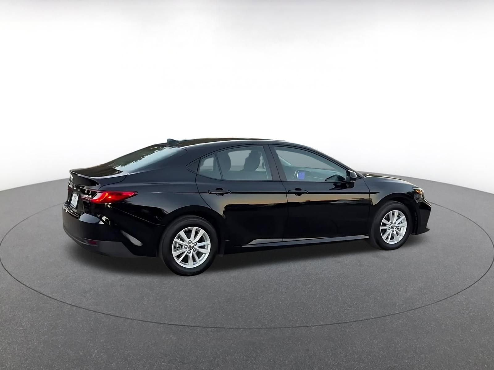 Thumbnail: 2025 Toyota Camry - 15