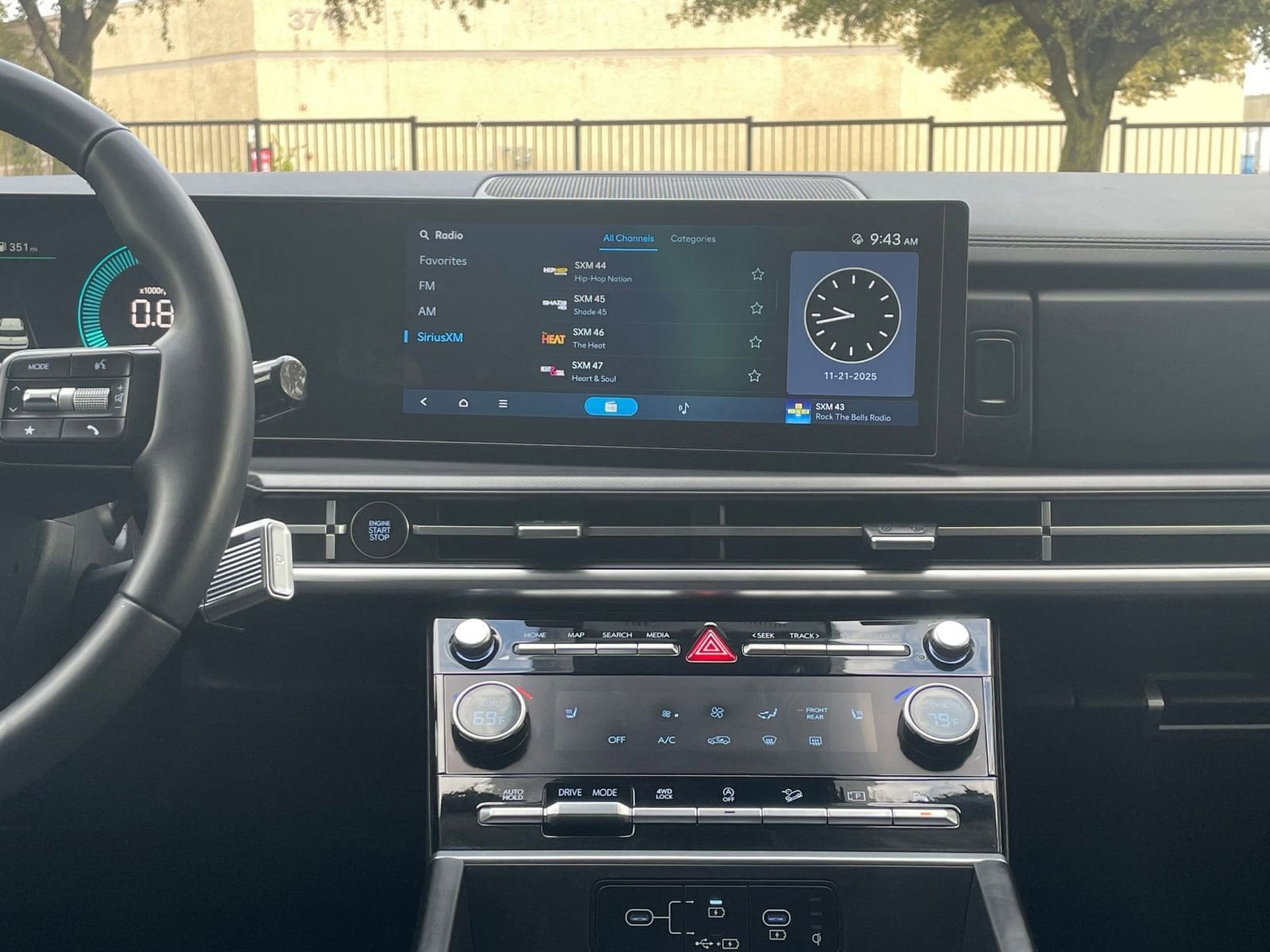 Thumbnail: 2025 Hyundai Santa Fe - 18