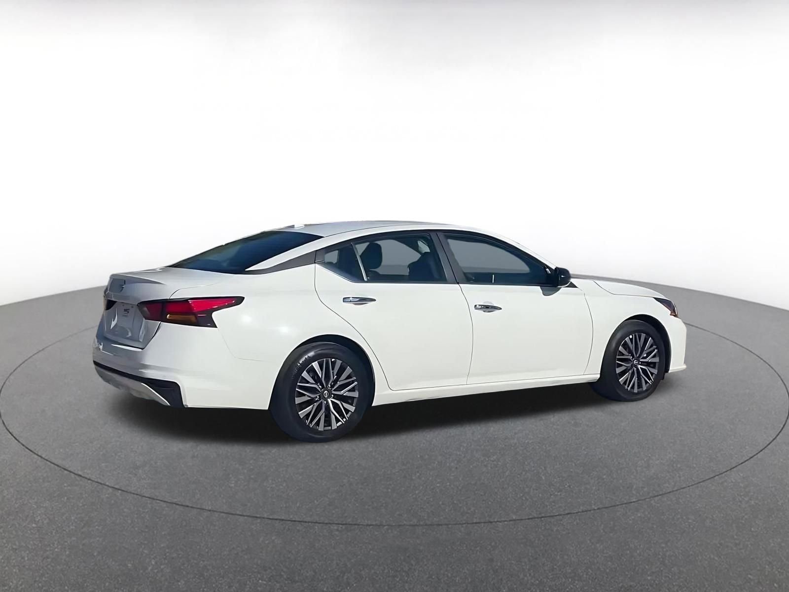 Thumbnail: 2025 Nissan Altima - 15