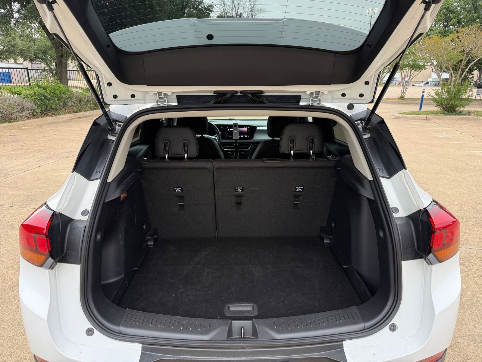 Thumbnail: 2025 Buick Encore GX - 32