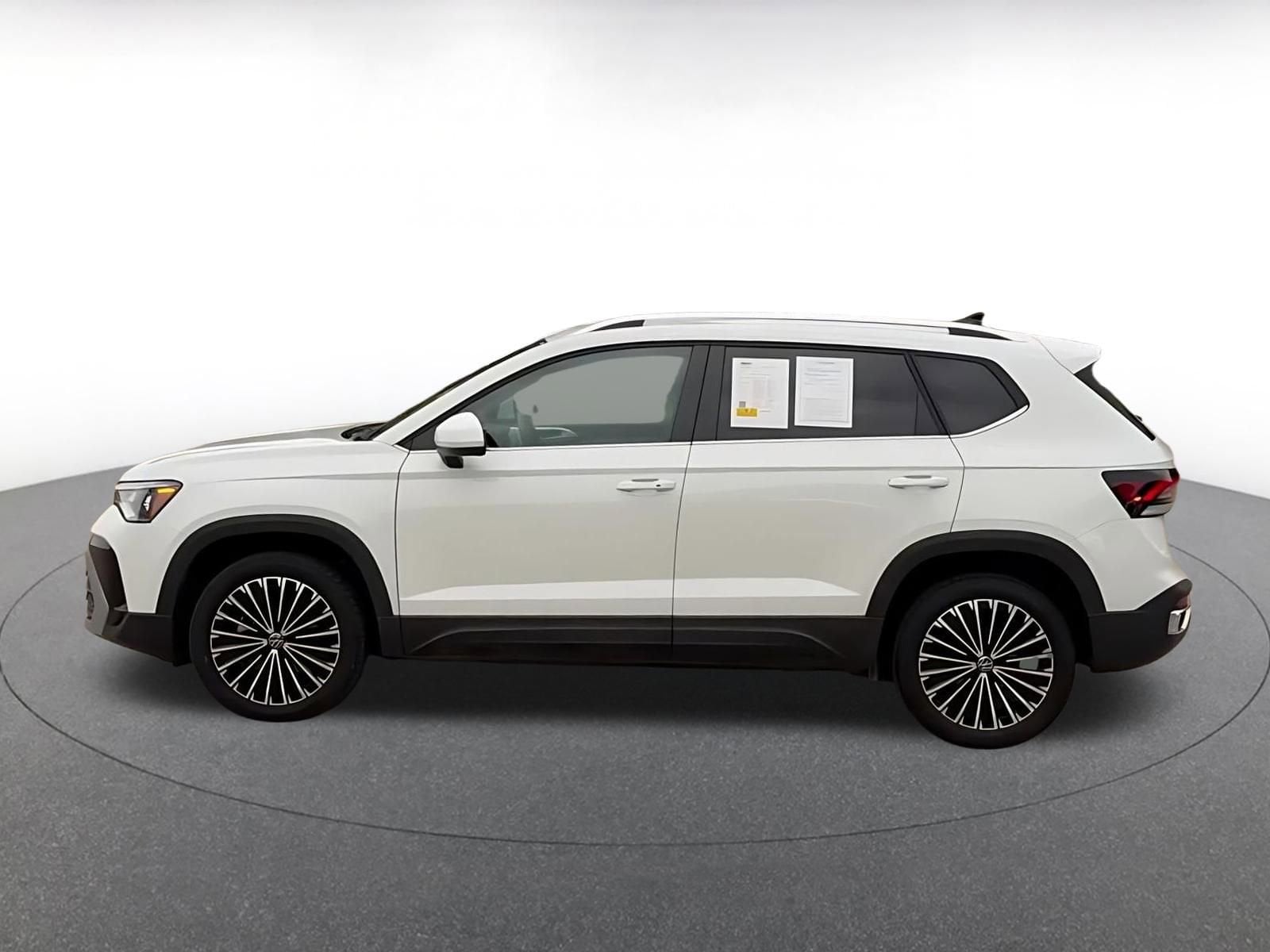 Thumbnail: 2025 Volkswagen Taos - 9