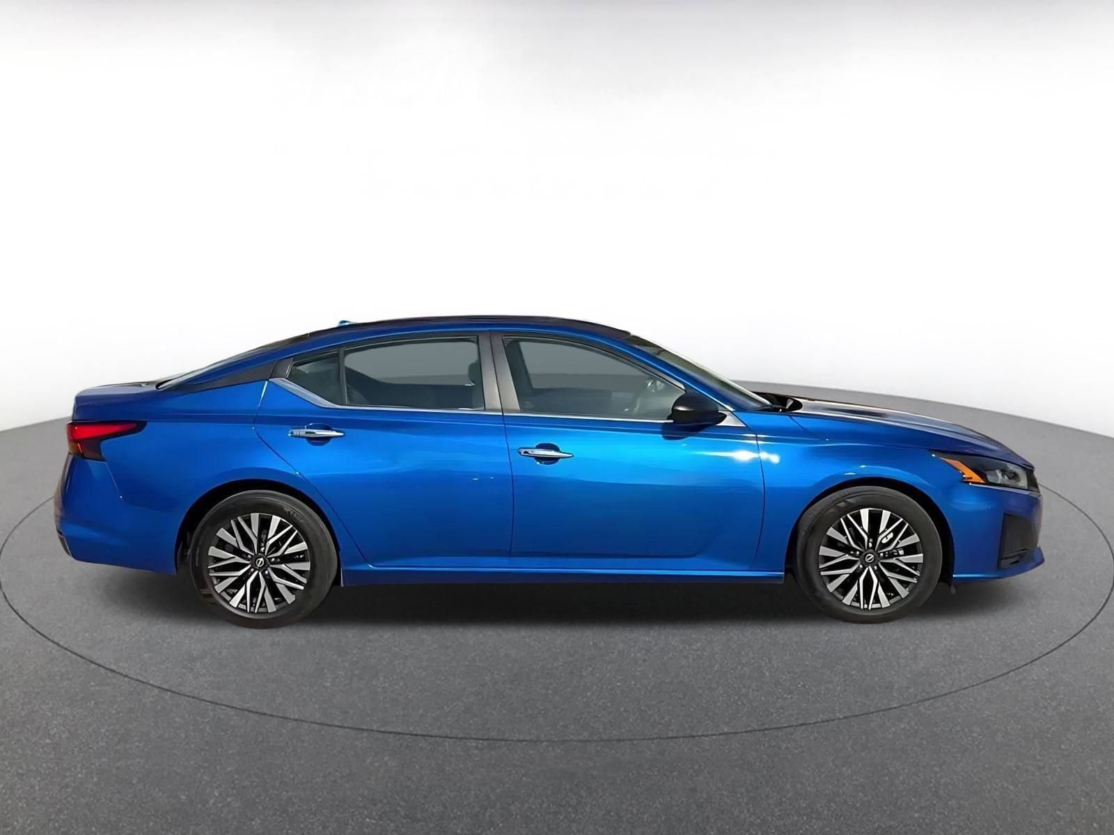 Thumbnail: 2025 Nissan Altima - 16