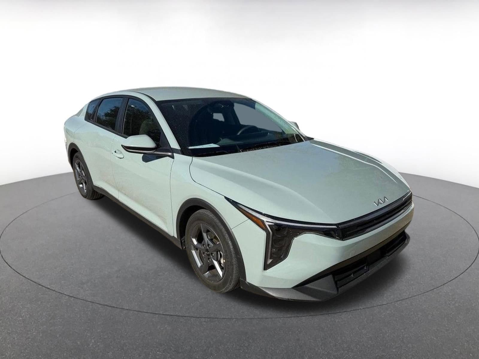 Thumbnail: 2025 Kia K4 - 1