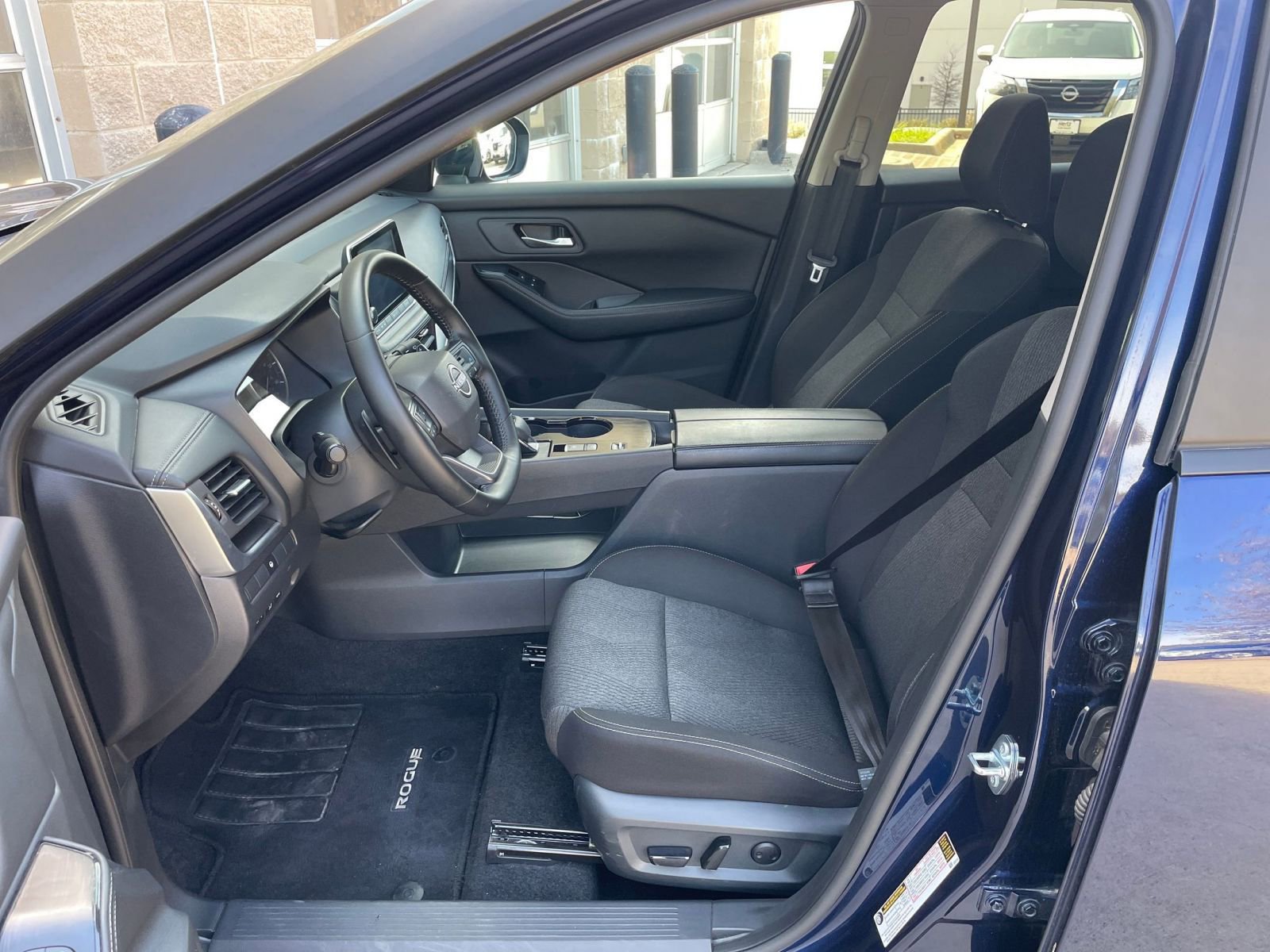 Thumbnail: 2025 Nissan Rogue - 30