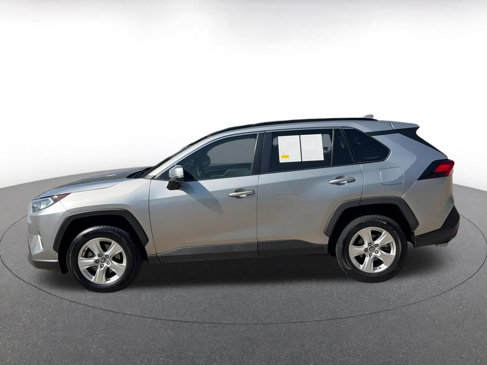 Thumbnail: 2021 Toyota RAV4 - 9