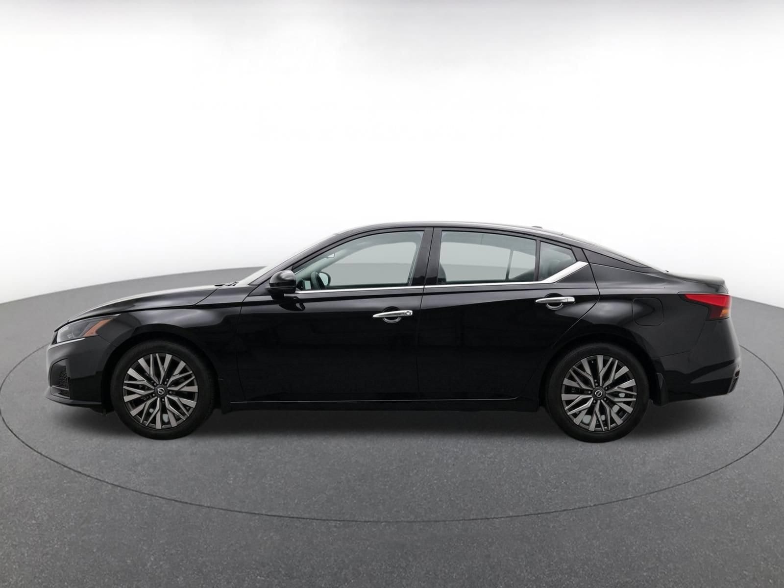 Thumbnail: 2025 Nissan Altima - 4