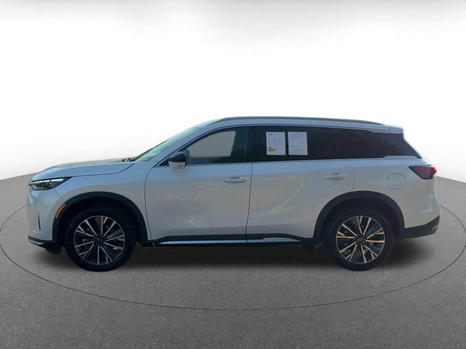 Thumbnail: 2026 INFINITI QX60 - 8