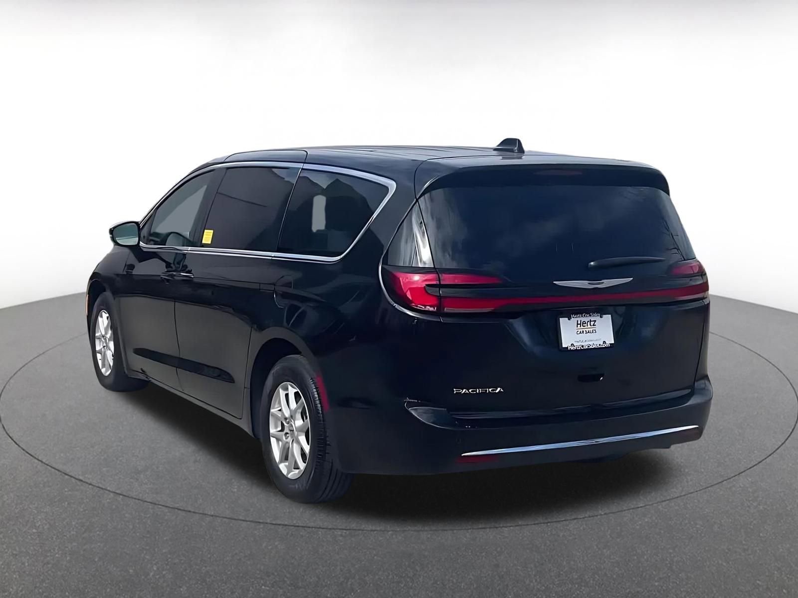 Thumbnail: 2025 Chrysler Pacifica - 11