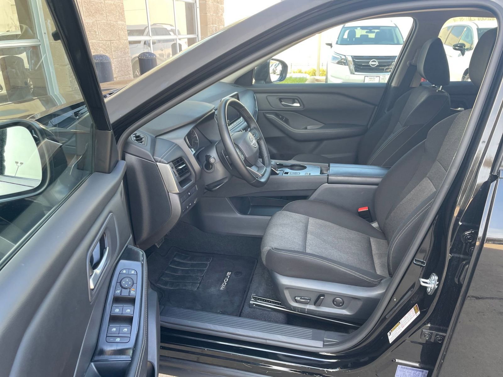 Thumbnail: 2025 Nissan Rogue - 30