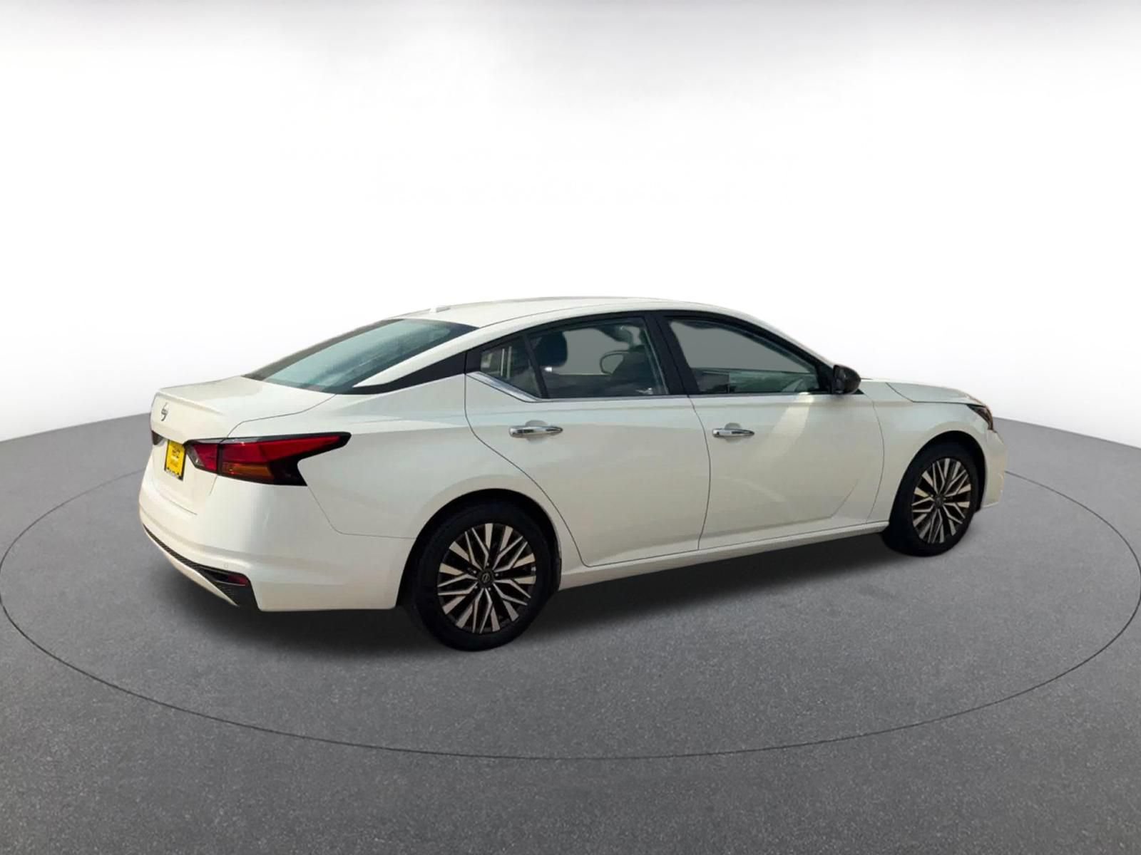 Thumbnail: 2025 Nissan Altima - 14
