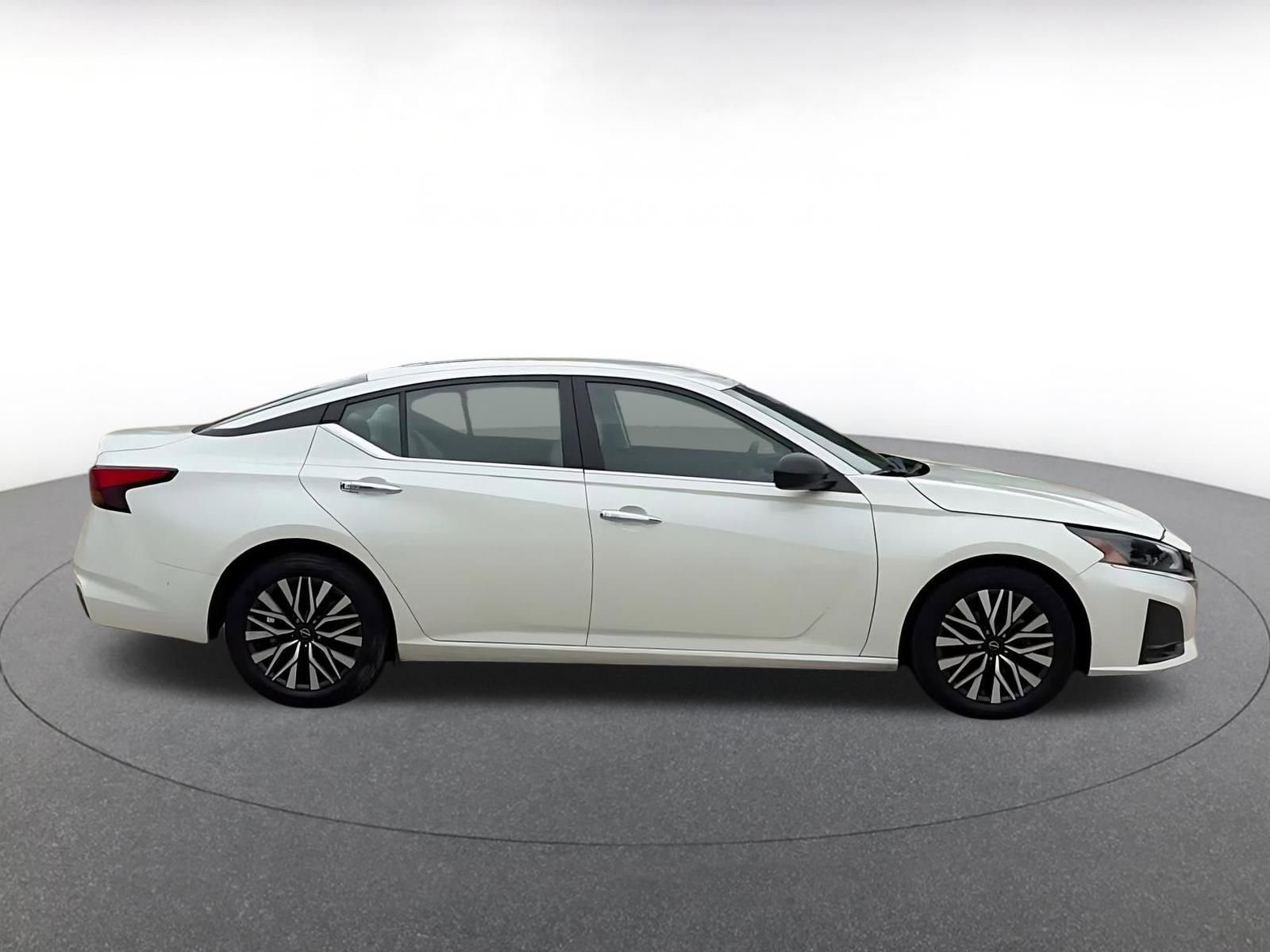 Thumbnail: 2025 Nissan Altima - 16