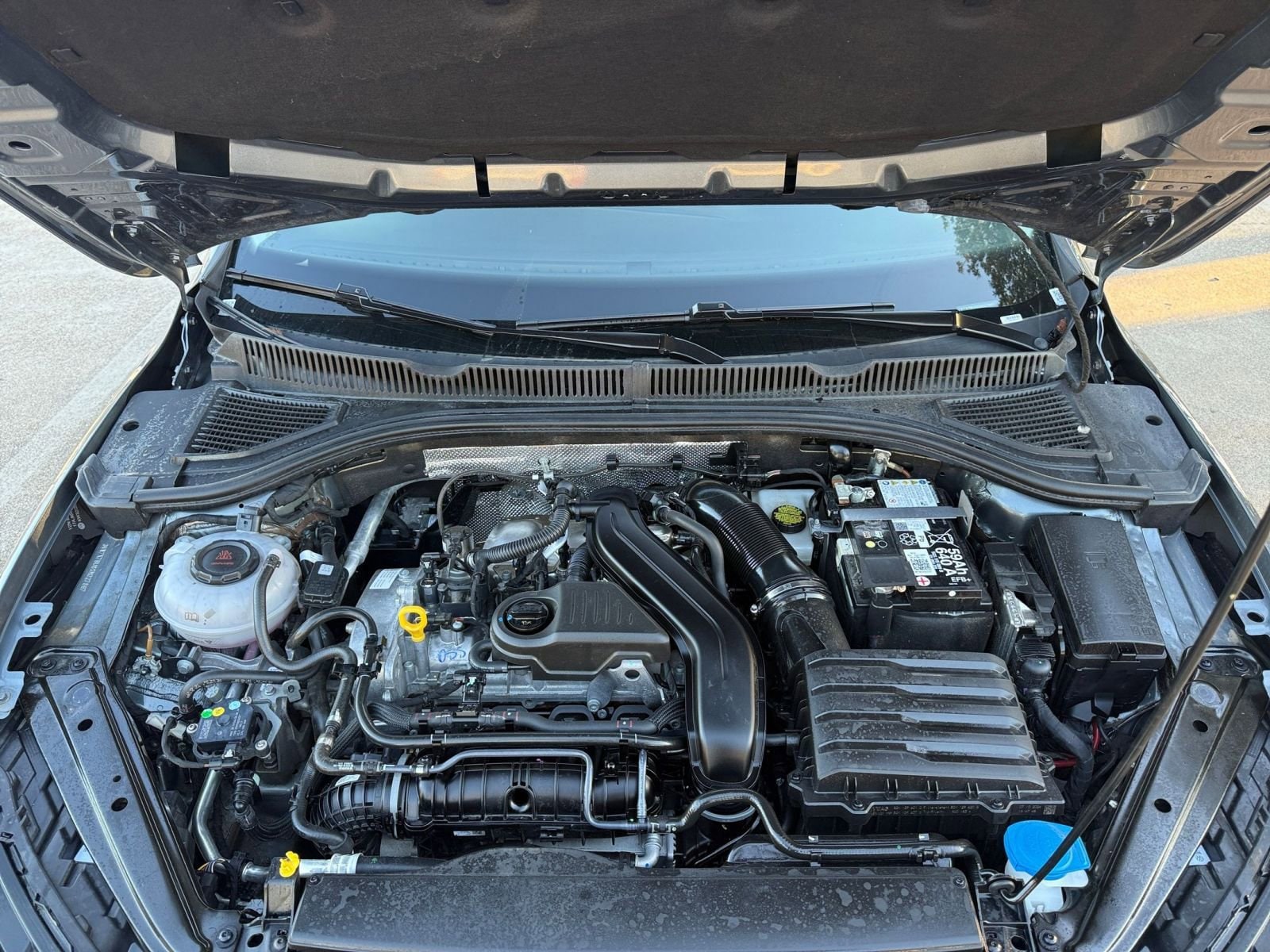 Thumbnail: 2025 Volkswagen Jetta - 32