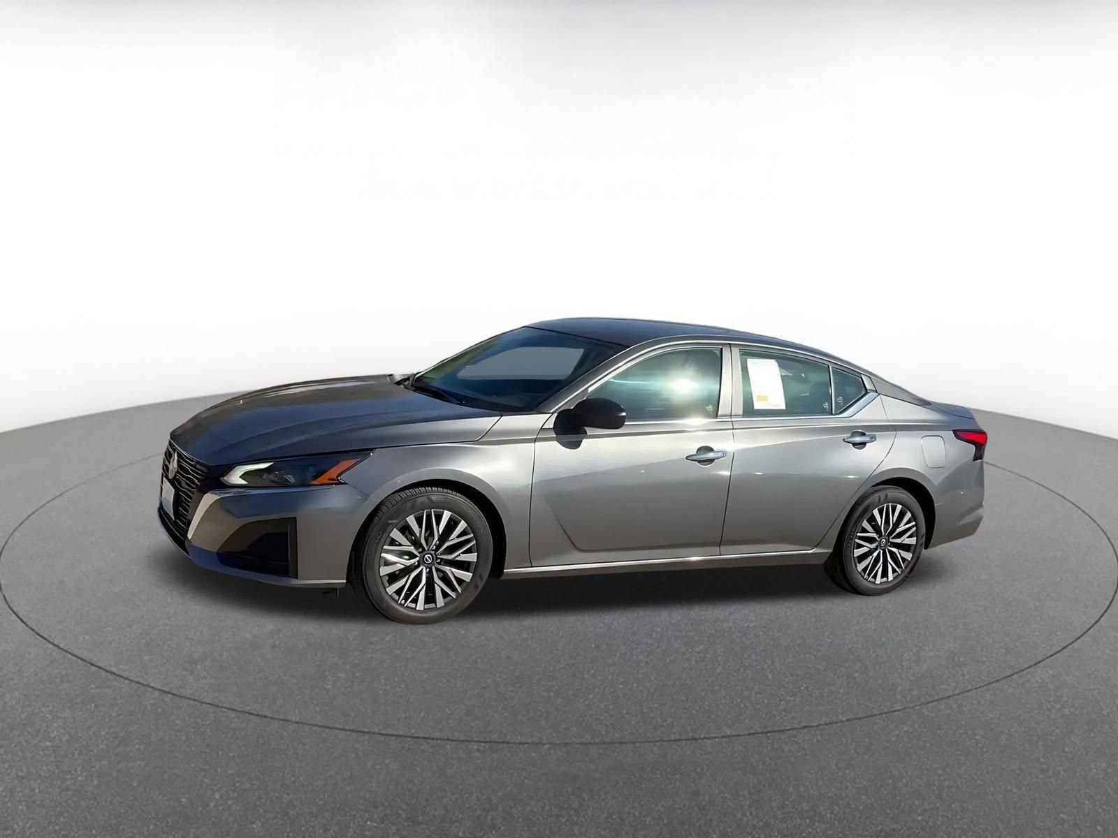 Thumbnail: 2025 Nissan Altima - 8