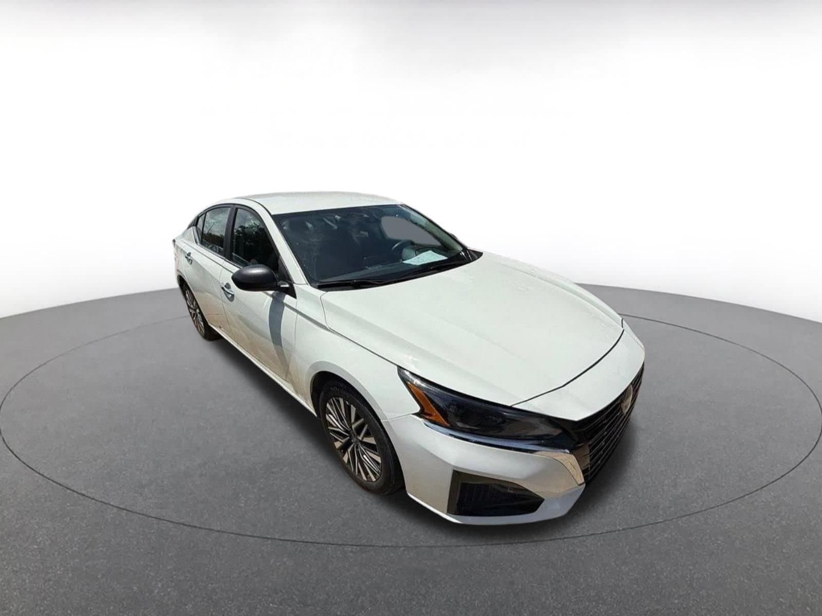 Thumbnail: 2025 Nissan Altima - 2