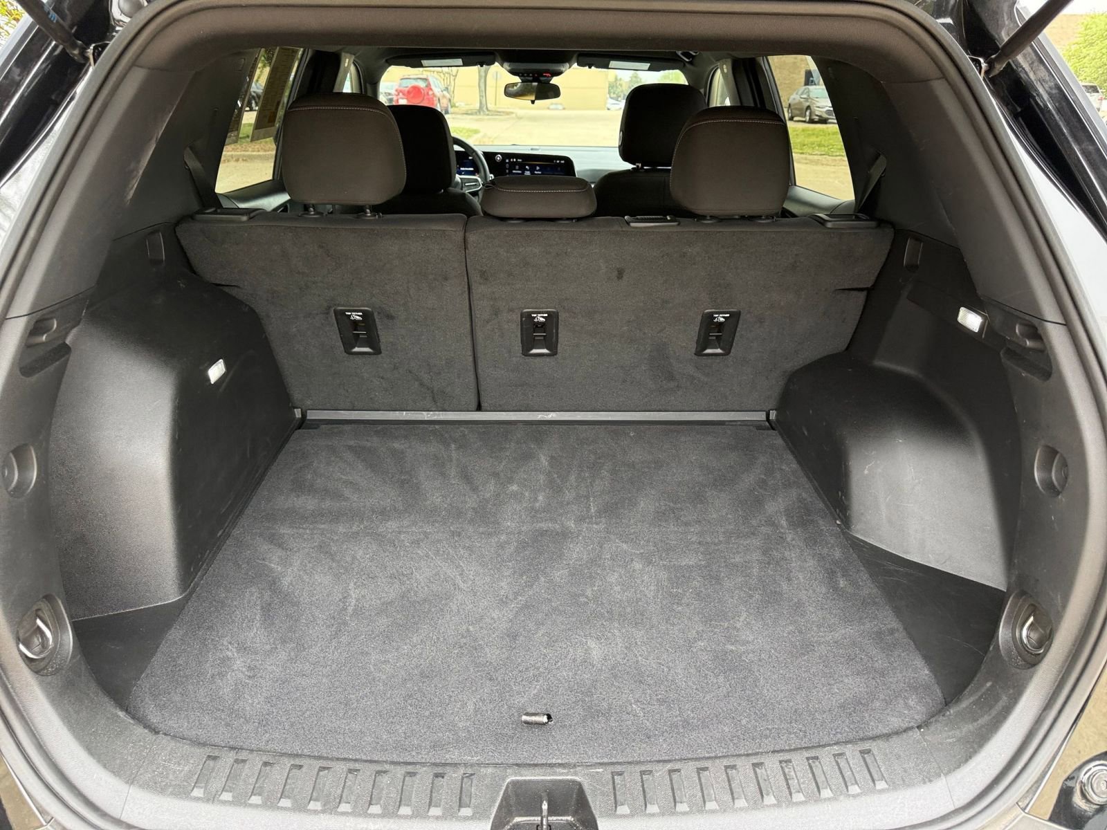 Thumbnail: 2025 Chevrolet Equinox - 32